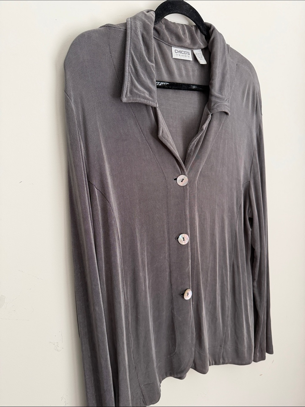 Chico’s Travelers Slinky Tunic Button up top Mother pearl buttons Size XL